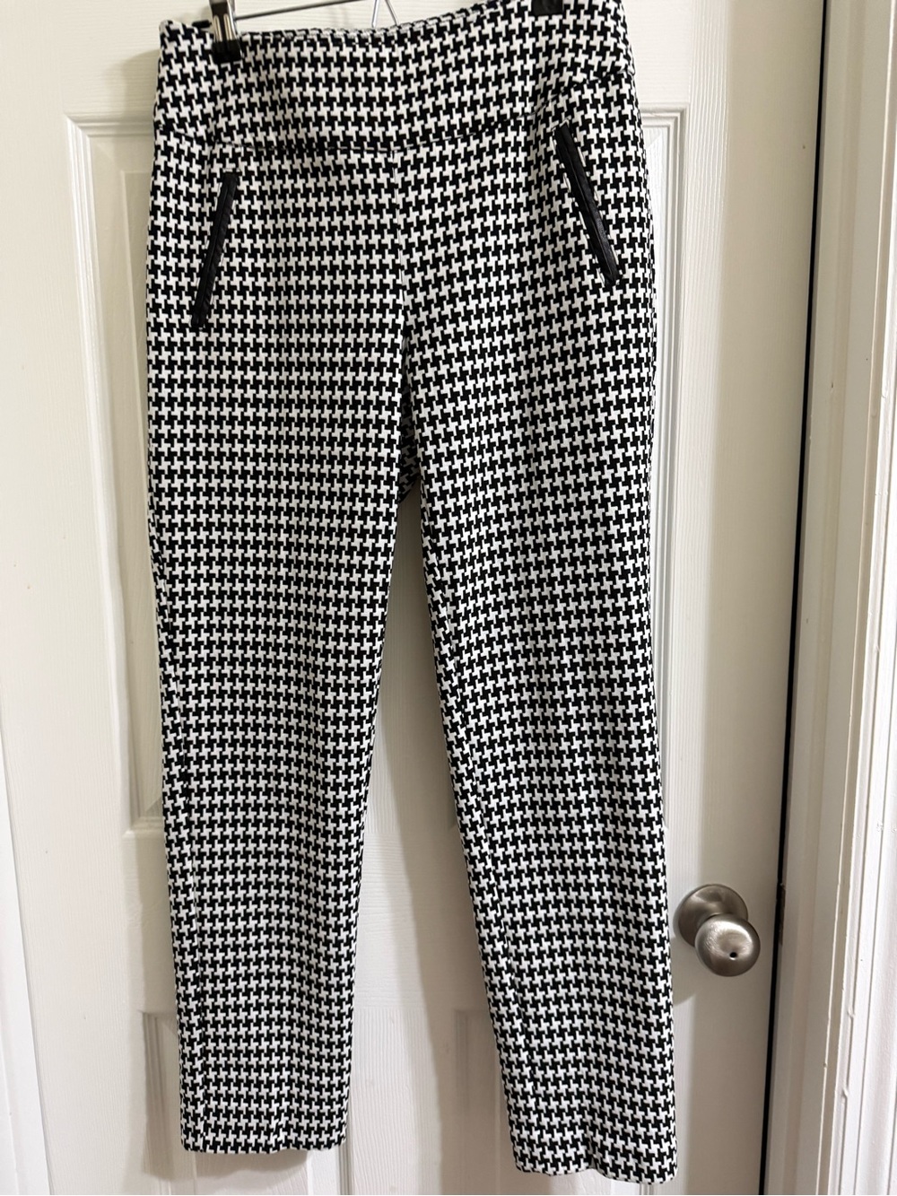 Cato Black & White Houndstooth Slim Ankle Pants